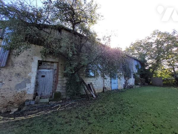 Pavillon plusieurs dépendances et 5 hectares