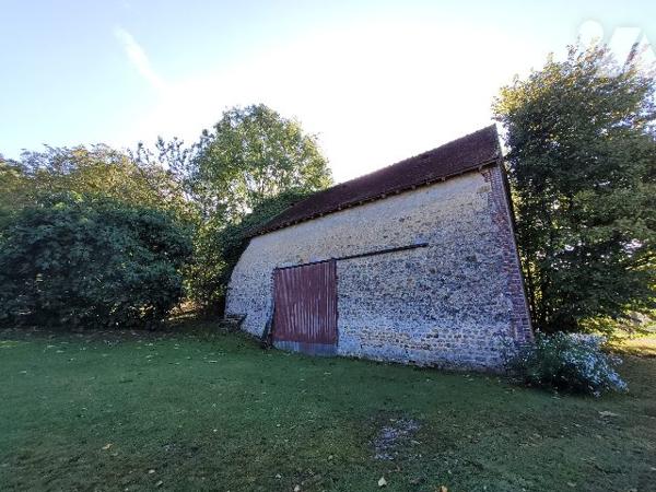 Pavillon plusieurs dépendances et 5 hectares