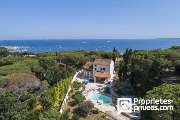 Villa avec jardin, garage, piscine et dépendance à Sainte Maxime