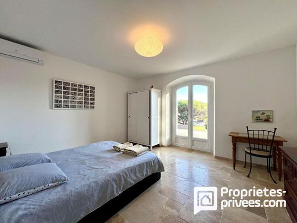 Villa avec jardin, garage, piscine et dépendance à Sainte Maxime