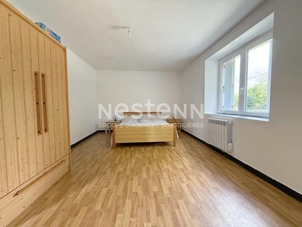 Maison à vendre à MOREAC 3 chambres sur un terrain de 1480 m² avec une dépendance