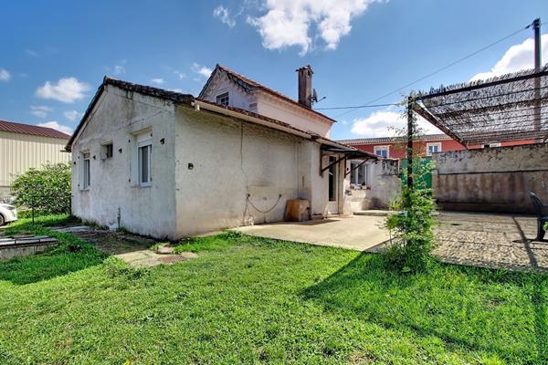 A VENDRE ! Maison à Salernes de 3 pièces 71 m2 + une dépendance de 23 m²