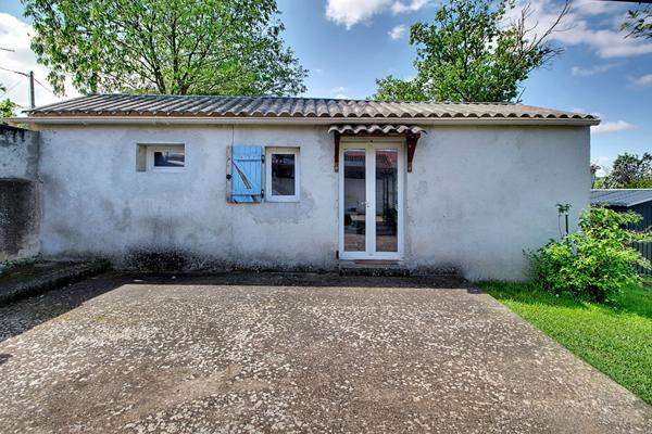 A VENDRE ! Maison à Salernes de 3 pièces 71 m2 + une dépendance de 23 m²