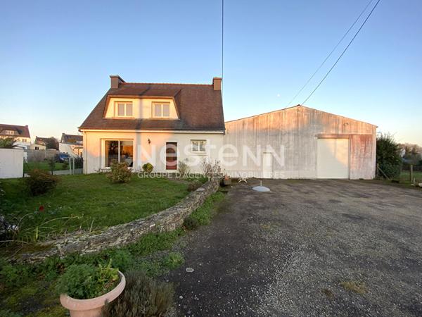 Maison à vendre Plumelec avec garage de 200 m², 5 chambres, environ 1200 m² de terrain.