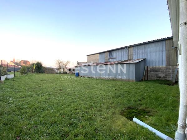 Maison à vendre Plumelec avec garage de 200 m², 5 chambres, environ 1200 m² de terrain.