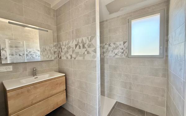 Maison à vendre    7 pièces •  Saint-Médard-en-Jalles