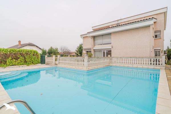 Maison à vendre |  Décines-Charpieu |  8 pièces | 263 m²