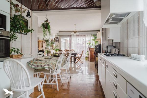 Maison à vendre |  Décines-Charpieu |  8 pièces | 263 m²