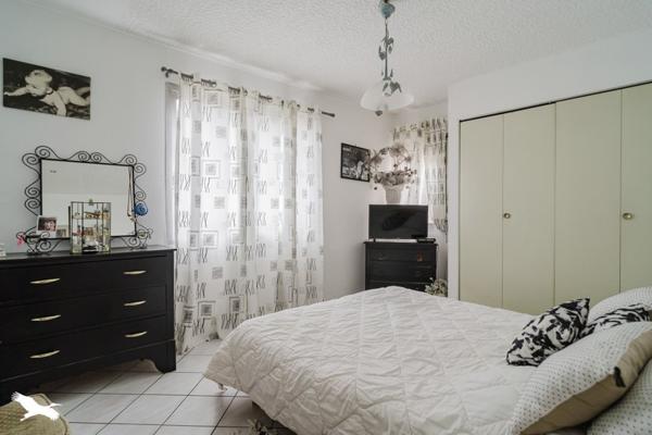 Maison à vendre |  Décines-Charpieu |  8 pièces | 263 m²