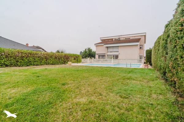 Maison à vendre |  Décines-Charpieu |  8 pièces | 263 m²