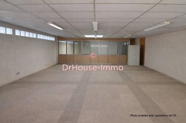 Bureau à vendre 5 pièces de 330 m²