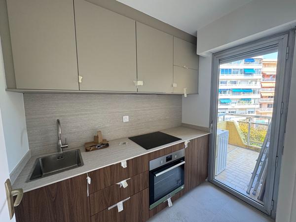 CROS DE CAGNES : Beau studio avec parking rénové - SEPT / JUIN