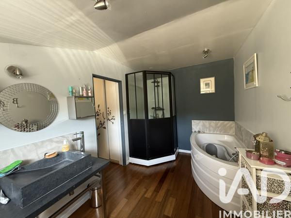 Maison à vendre 6 pièces 140 m² Charleval