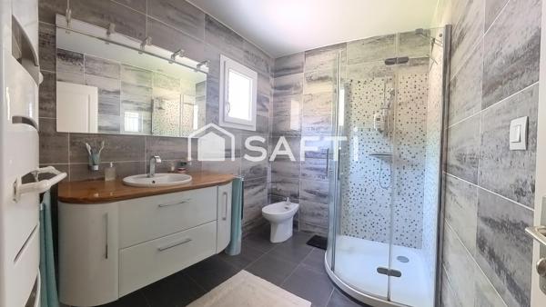 Villa T6 - 4 ch. de 130 m² sur terrain arboré 1300 m²