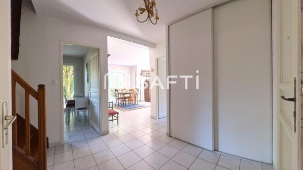 Villa T6 - 4 ch. de 130 m² sur terrain arboré 1300 m²