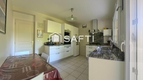 Villa T6 - 4 ch. de 130 m² sur terrain arboré 1300 m²