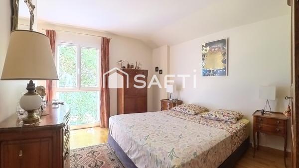Villa T6 - 4 ch. de 130 m² sur terrain arboré 1300 m²