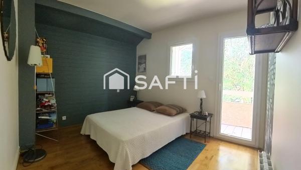 Villa T6 - 4 ch. de 130 m² sur terrain arboré 1300 m²