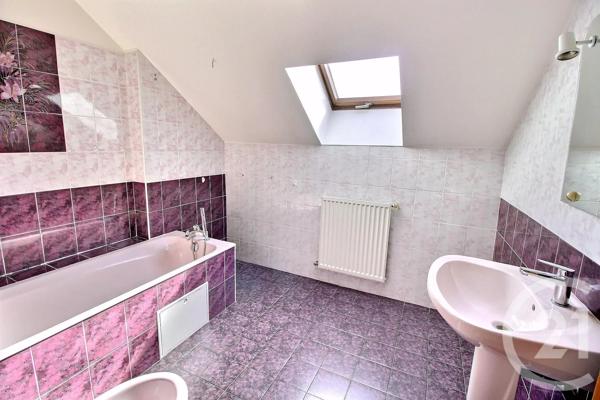 Maison à vendre  8 pièces - 178 m 2   GAILLARD  - 74