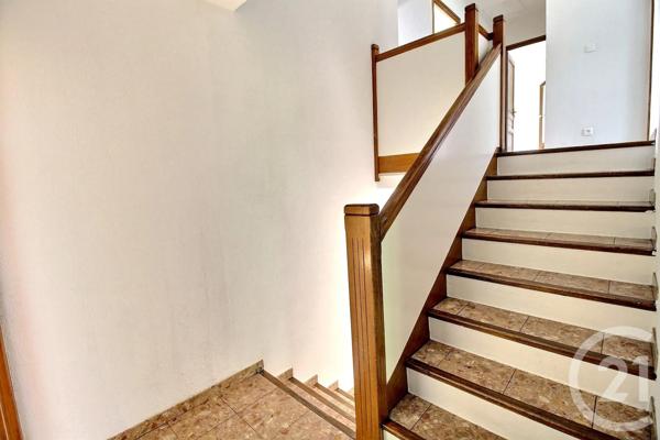 Maison à vendre  8 pièces - 178 m 2   GAILLARD  - 74