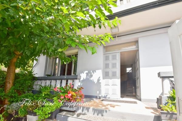 LOURDES (65),belle maison familiale d'environ 203 m2 avec 4 chambres et jardin !