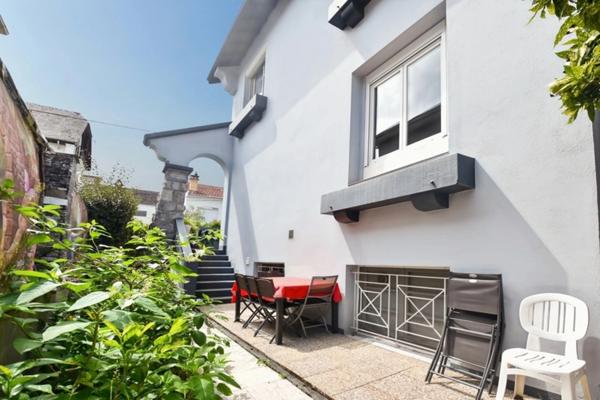 LOURDES (65),belle maison familiale d'environ 203 m2 avec 4 chambres et jardin !
