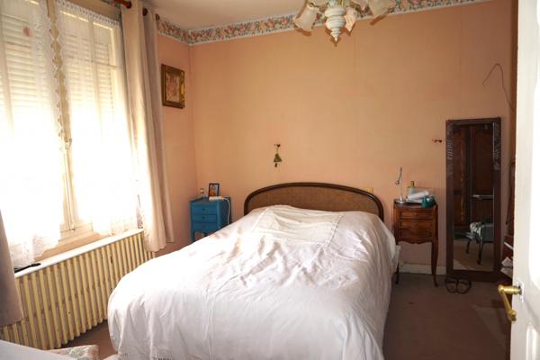 MAISON TRADITIONNELLE EN CENTRE BOURG