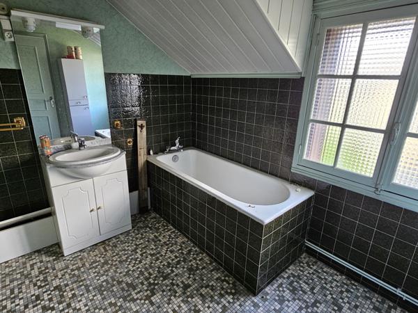 Créteil (94000) Créteil Champeval - Maison indépendante à restaurer avec jardin et garage !