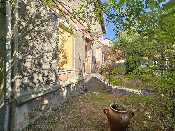 Créteil (94000) Créteil Champeval - Maison indépendante à restaurer avec jardin et garage !