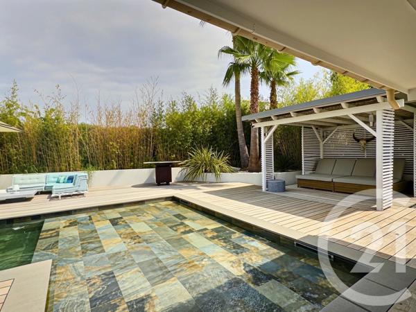Maison à vendre  5 pièces - 147,20 m 2   LA CRAU  - 83