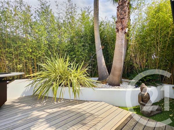 Maison à vendre  5 pièces - 147,20 m 2   LA CRAU  - 83