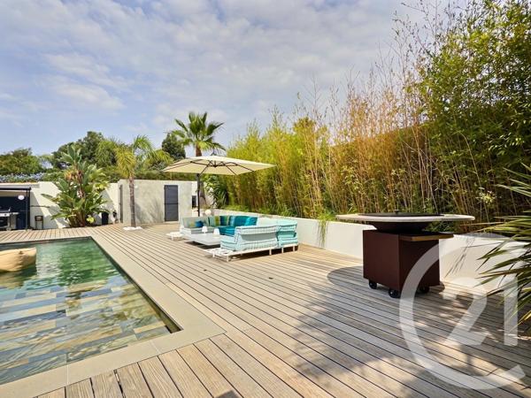 Maison à vendre  5 pièces - 147,20 m 2   LA CRAU  - 83