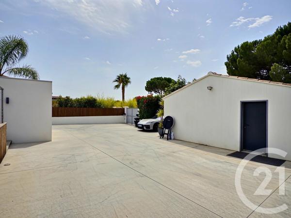 Maison à vendre  5 pièces - 147,20 m 2   LA CRAU  - 83