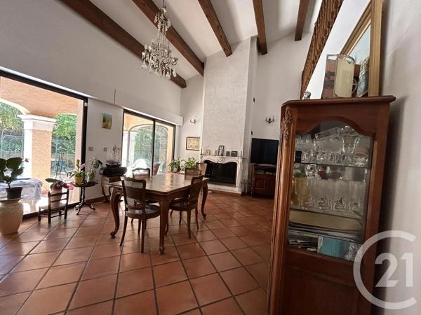 Maison à vendre  5 pièces - 147,20 m 2   LA CRAU  - 83