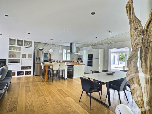 Maison à vendre  5 pièces - 147,20 m 2   LA CRAU  - 83