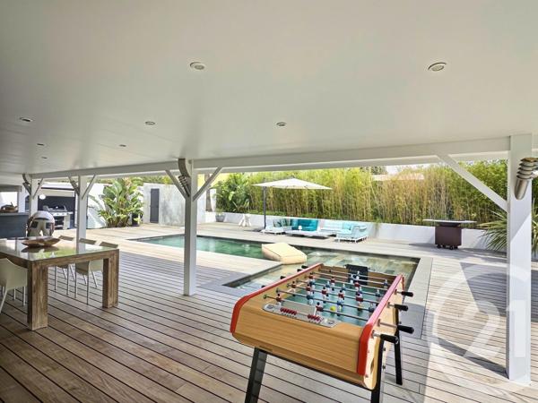 Maison à vendre  5 pièces - 147,20 m 2   LA CRAU  - 83