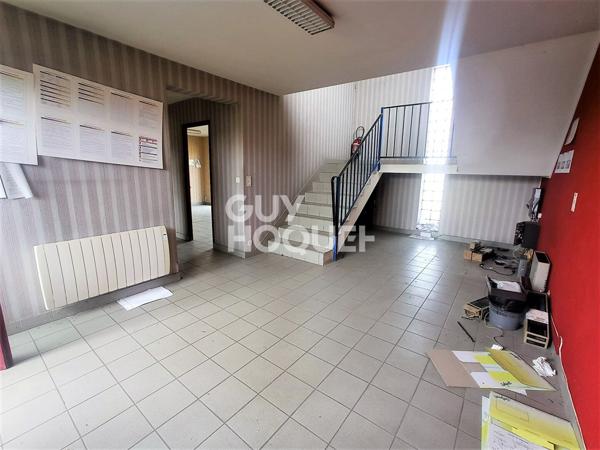 LOCAL D'ACTIVITE (BUREAU + ENTREPRÖT+ TERRAIN) 50530 Bacilly