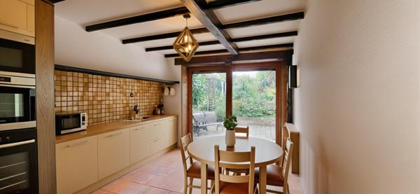 Longpont-sur-Orge (91310) Maison familiale ou bureaux + logements avec 5 chambres, combles/grenier, stationnements, dépendances, grange,