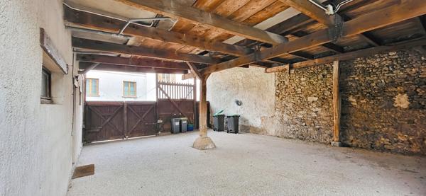 Longpont-sur-Orge (91310) Maison familiale ou bureaux + logements avec 5 chambres, combles/grenier, stationnements, dépendances, grange,