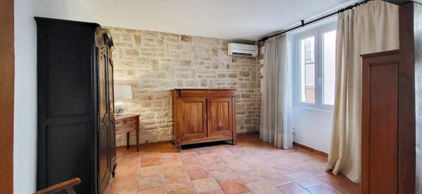 Longpont-sur-Orge (91310) Maison familiale ou bureaux + logements avec 5 chambres, combles/grenier, stationnements, dépendances, grange,