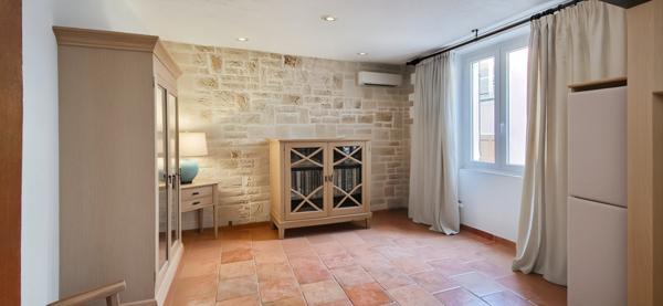 Longpont-sur-Orge (91310) Maison familiale ou bureaux + logements avec 5 chambres, combles/grenier, stationnements, dépendances, grange,