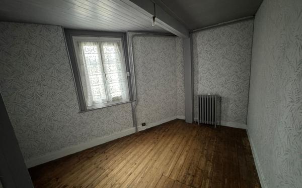 Immeuble à vendre    5 pièces • 82,51 m2 Bernay