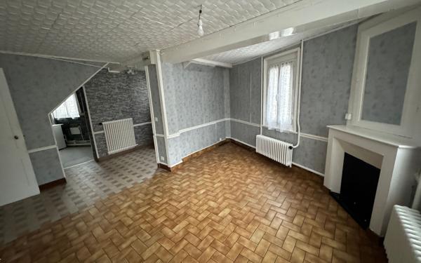 Immeuble à vendre    5 pièces • 82,51 m2 Bernay