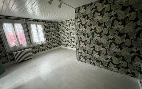 Immeuble à vendre    5 pièces • 82,51 m2 Bernay