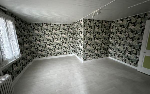 Immeuble à vendre    5 pièces • 82,51 m2 Bernay