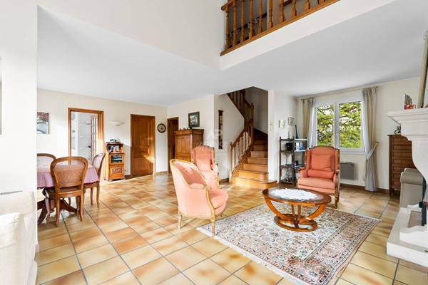 Maison Saint Germain En Laye 6 pièce(s) 140 m2 €935 000 ** - Référence 17949