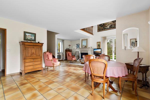 Maison Saint Germain En Laye 6 pièce(s) 140 m2 €935 000 ** - Référence 17949