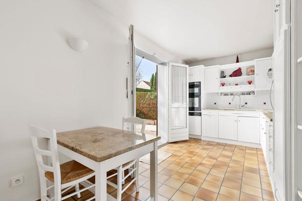 Maison Saint Germain En Laye 6 pièce(s) 140 m2 €935 000 ** - Référence 17949