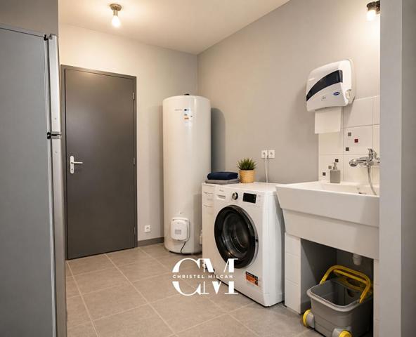 Maison contemporaine de plain-pied avec piscine 210 m2 Bruges Grand Darnal