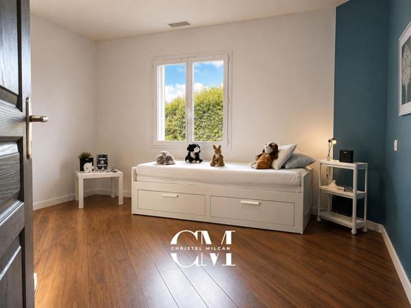 Maison contemporaine de plain-pied avec piscine 210 m2 Bruges Grand Darnal